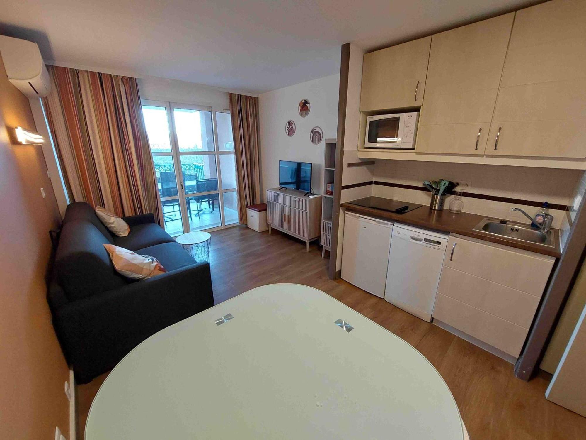 Cap Esterel Appartement Climatise Dans Le Centre Du Village Vacances Drammont Ngoại thất bức ảnh