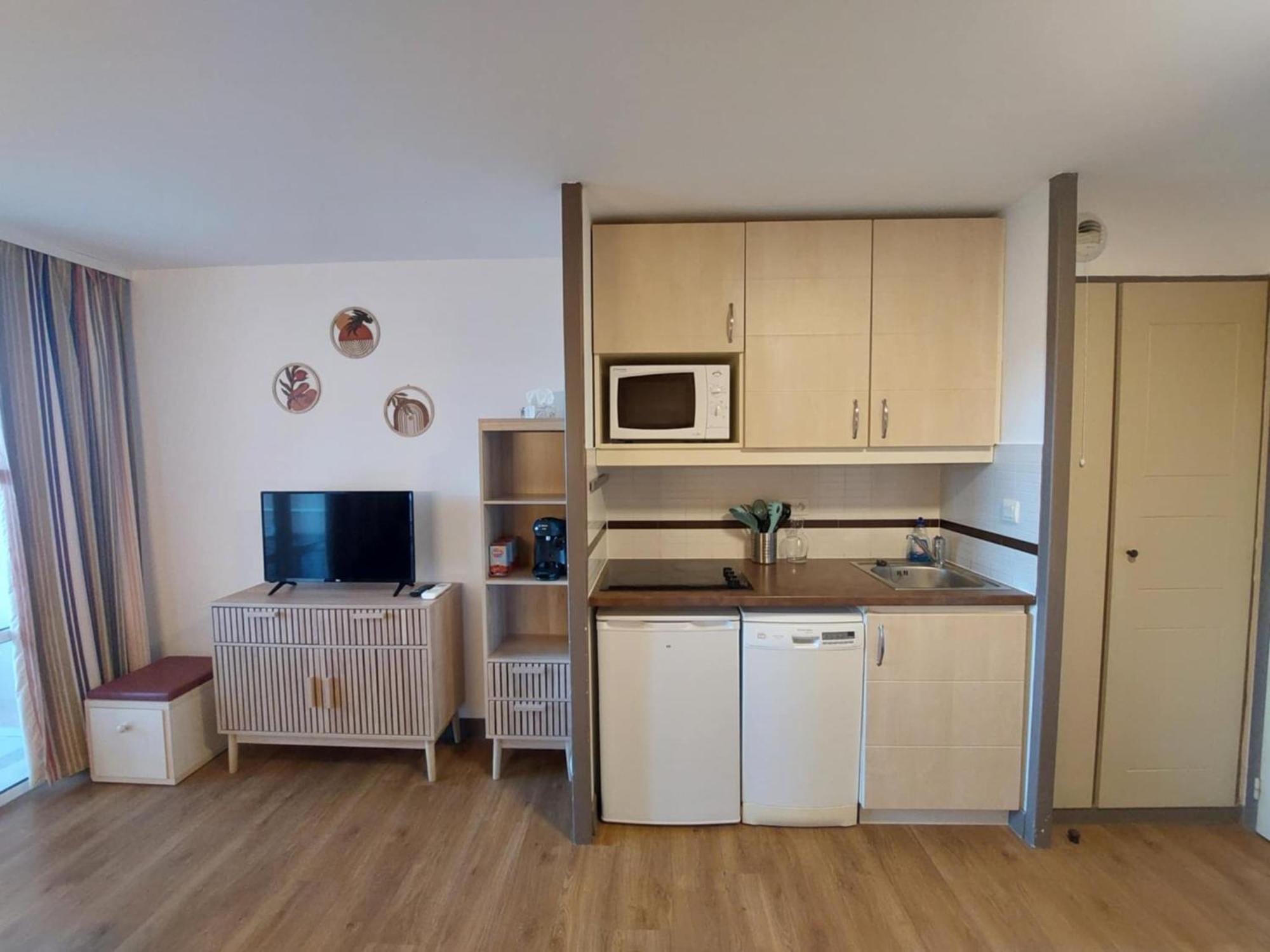 Cap Esterel Appartement Climatise Dans Le Centre Du Village Vacances Drammont Ngoại thất bức ảnh