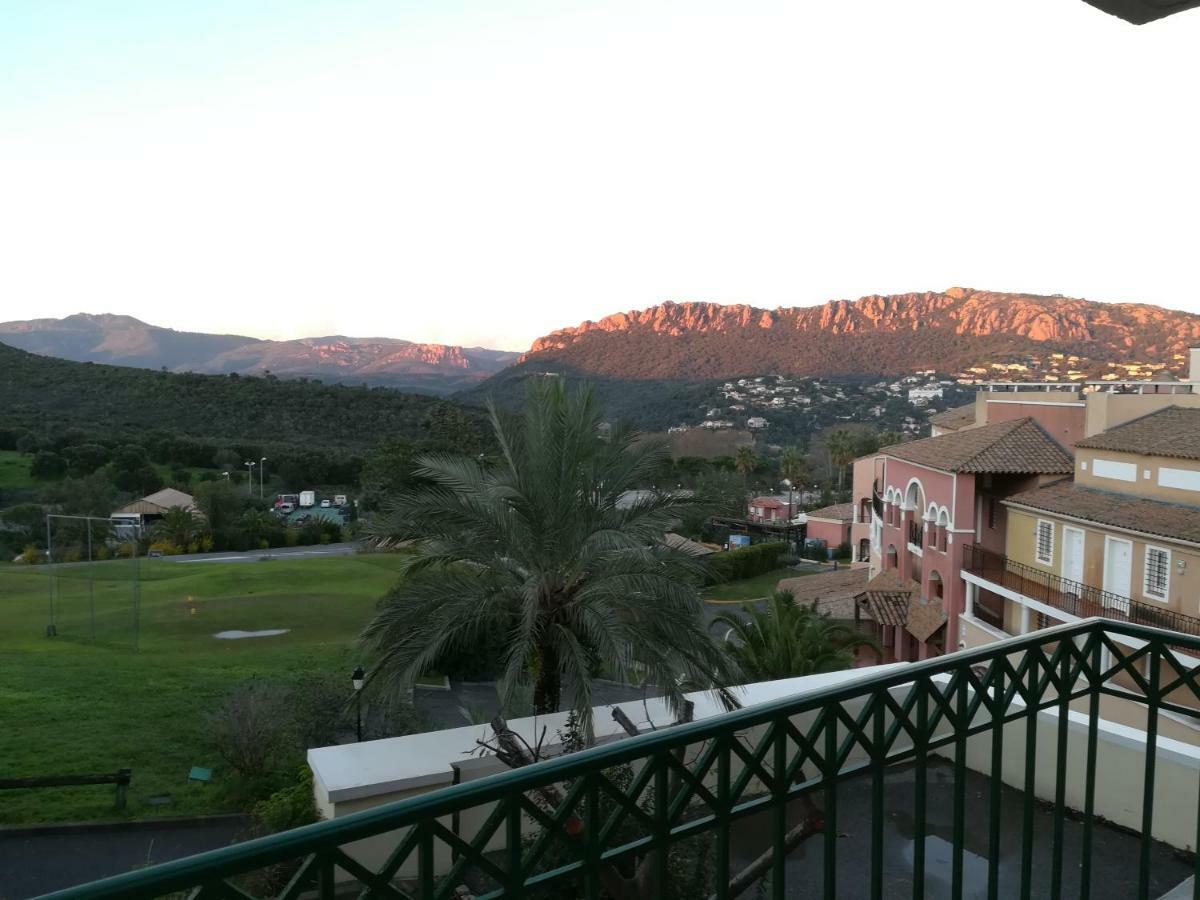 Cap Esterel Appartement Climatise Dans Le Centre Du Village Vacances Drammont Ngoại thất bức ảnh