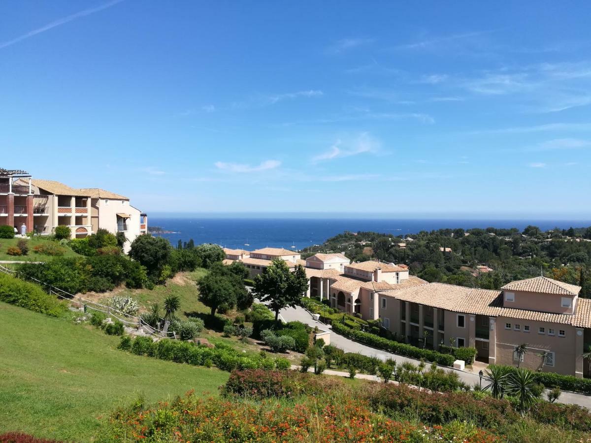Cap Esterel Appartement Climatise Dans Le Centre Du Village Vacances Drammont Ngoại thất bức ảnh
