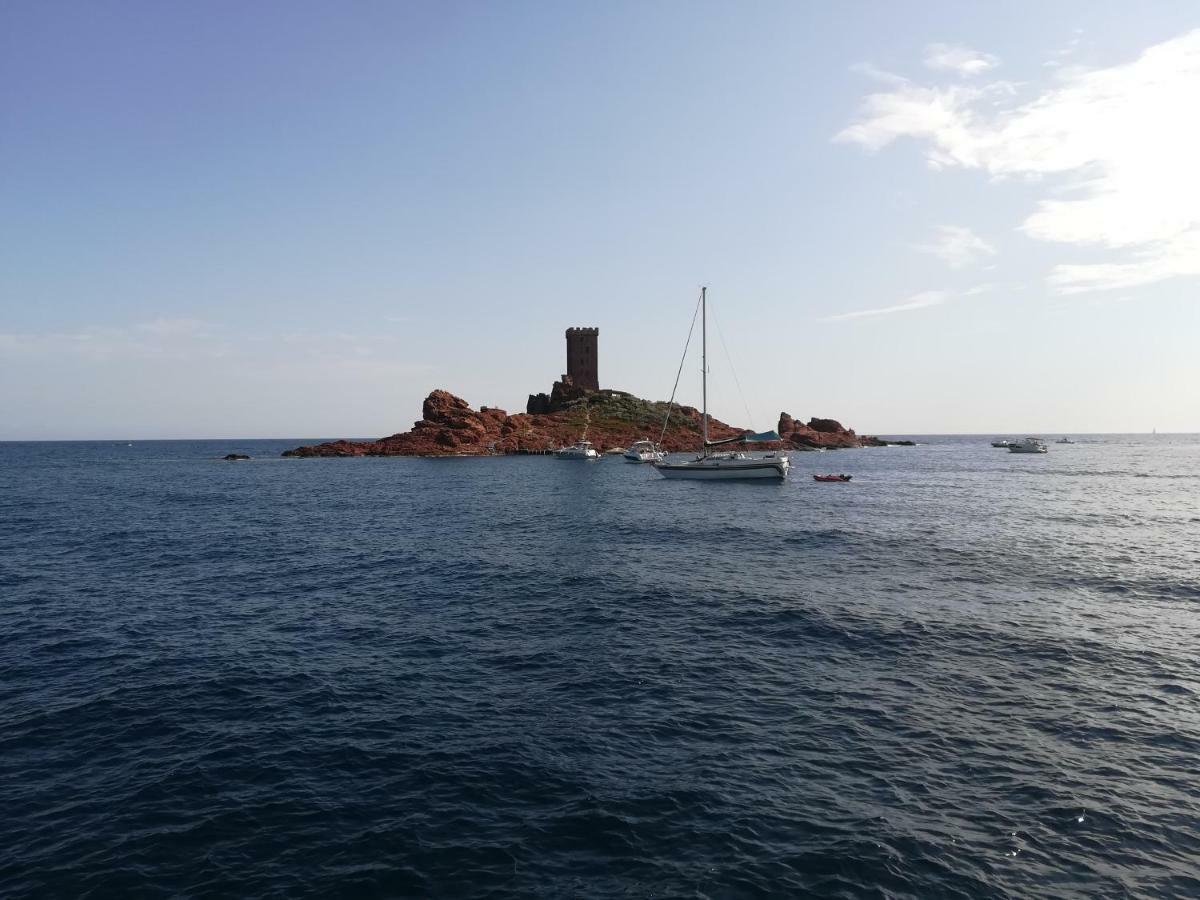 Cap Esterel Appartement Climatise Dans Le Centre Du Village Vacances Drammont Ngoại thất bức ảnh